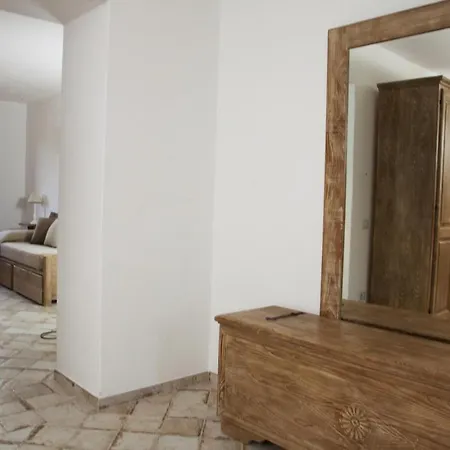 Πανσιόν Casa Lu Duttori *